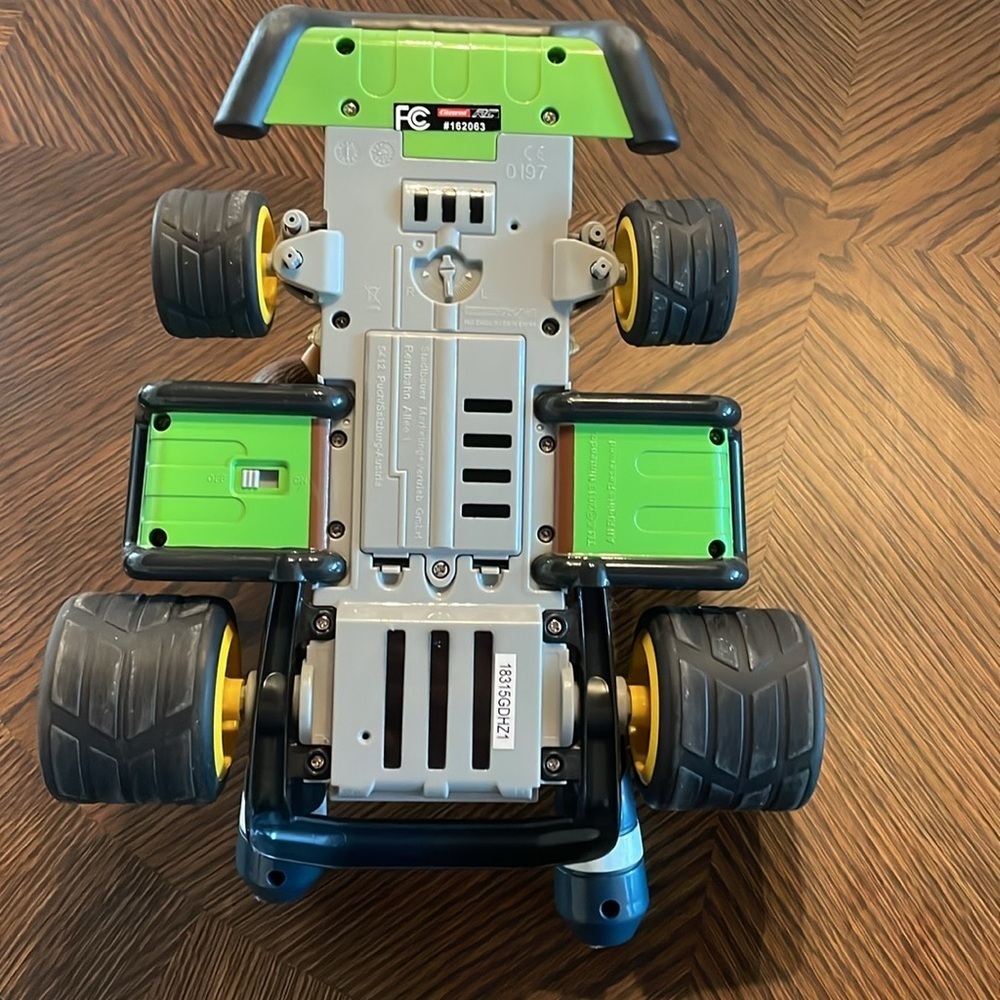 2013 Carrera RC Mario Kart 7 Donkey Kong Remote-Controlled Vehicle 1:16 Scale - Picture 16 of 17